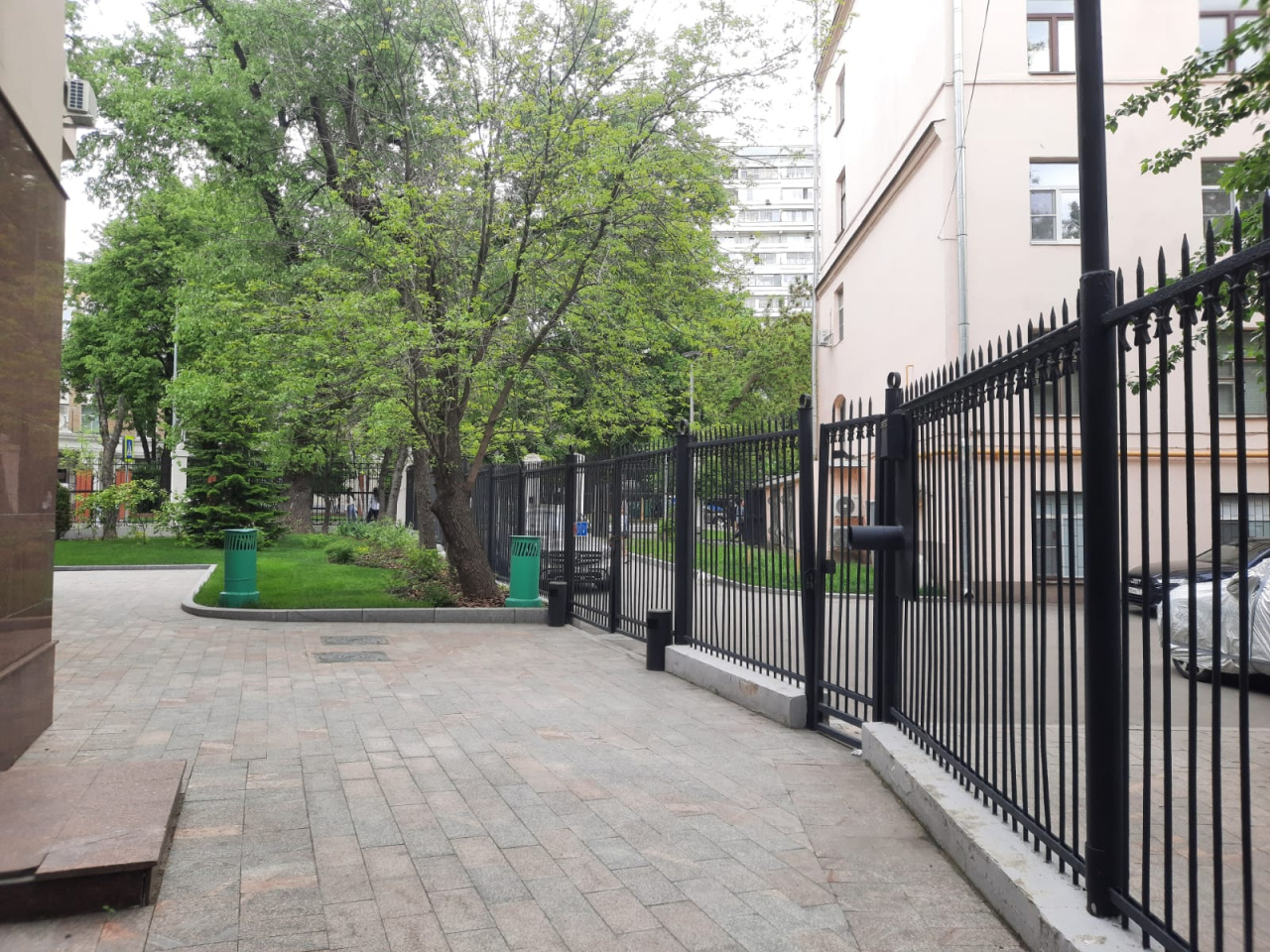 фасад дома, здание по адресу г Москва, Ленинский пр-кт, д 37 к 1 